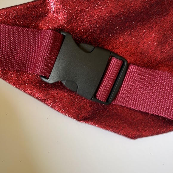 University of Minnesota glittery maroon Fanny pack belt bag 11inch x 6 i… - Picture 5 of 8